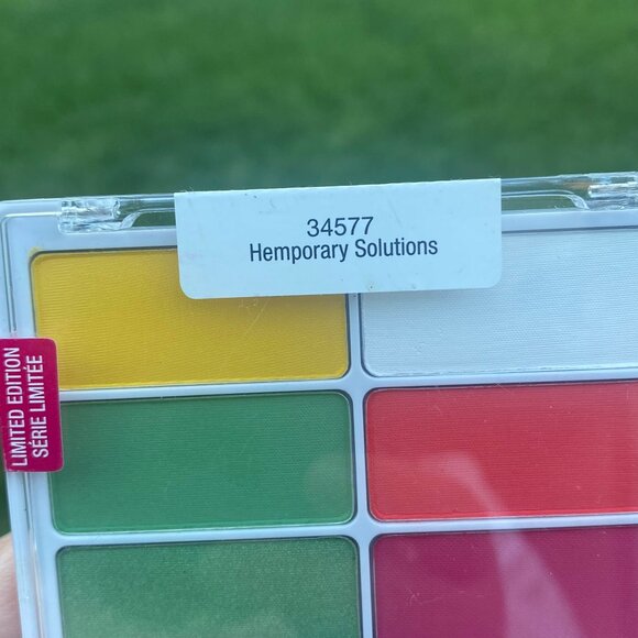 Two Wet n Wild Limited Edition Eyeshadow Pallets - Picture 7 of 9